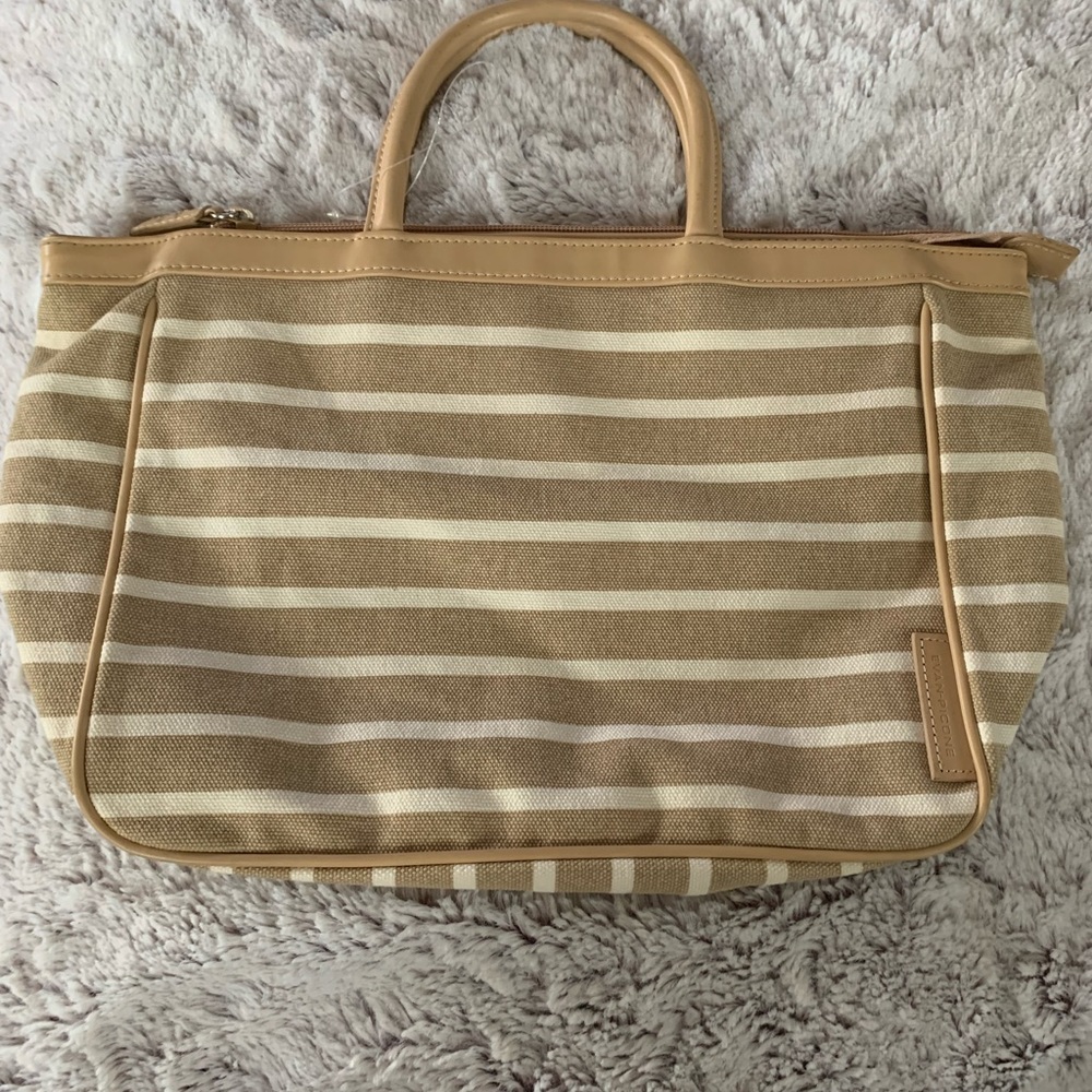 Evan Picone NWOT tan/cream striped handbag. Size 14.5x9x4 w/ 4.5 inch drop.